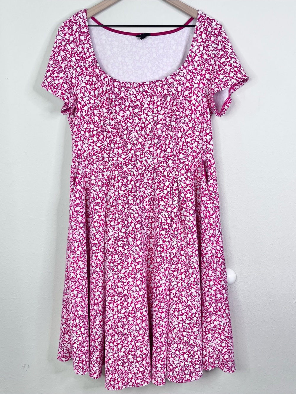 Torrid Women's Pink White Floral Scuba Knit Midi Dress 2X Pockets Short Sleeve